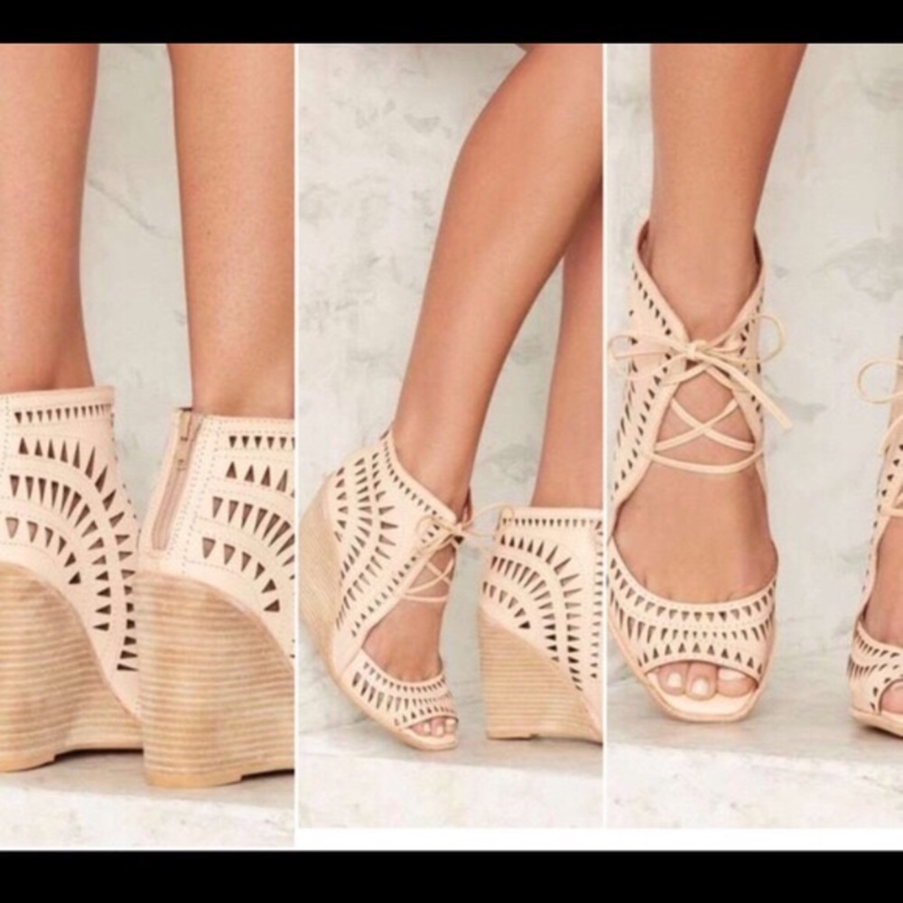 Jeffery Campbell laser cut tan wedges. SIZE: 6.5